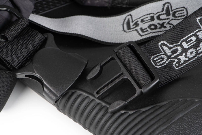 /environment/cache/images/productGfx_69485_700_700/nfw001_006_rage_lightweight_camo_waders_buckle_detail_2.jpg